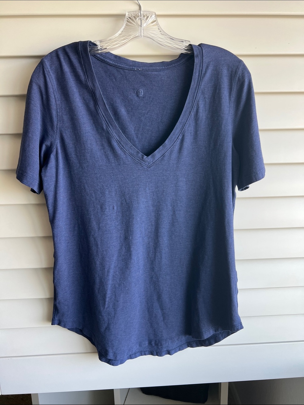 lululemon athletica Women's Blue V-Neck Love Tee